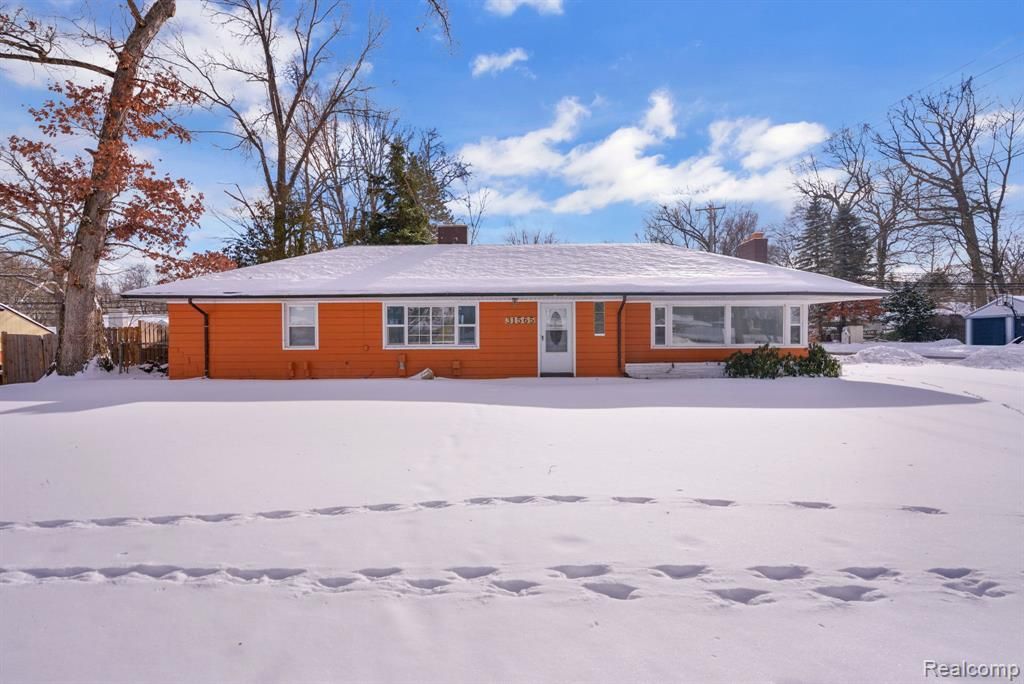 31565 Marquette Street, Garden City, MI 48135