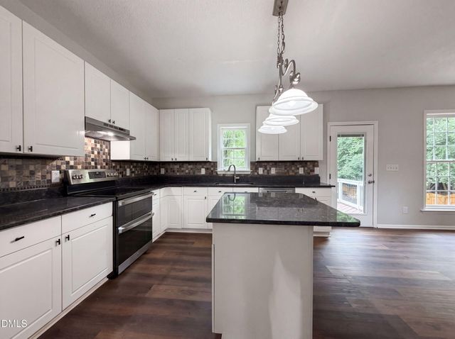 225 Sarazen Drive, Clayton, NC 27527