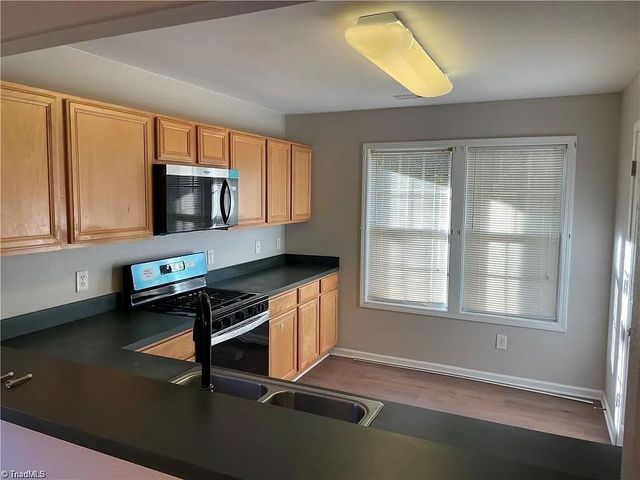 1615 Stoneshire Court, Winston-salem, NC 27127