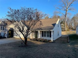 1615 Stoneshire Court, Winston-salem, NC 27127