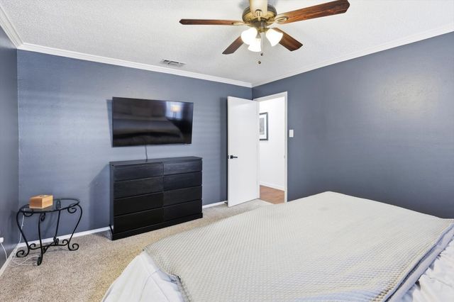 5001 Trails Edge Drive, Arlington, TX 76017