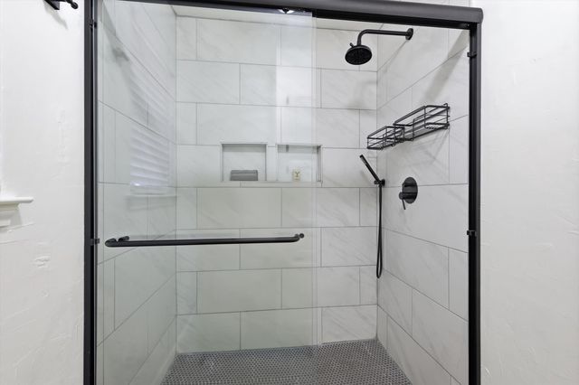 5001 Trails Edge Drive, Arlington, TX 76017