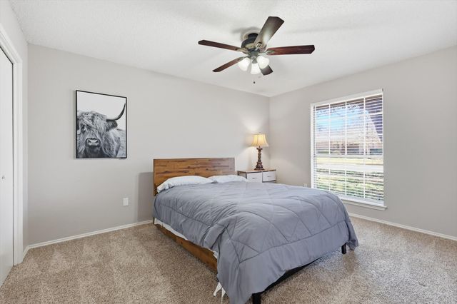 5001 Trails Edge Drive, Arlington, TX 76017