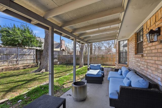 5001 Trails Edge Drive, Arlington, TX 76017