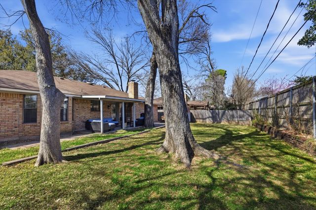 5001 Trails Edge Drive, Arlington, TX 76017