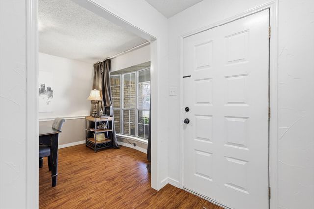 5001 Trails Edge Drive, Arlington, TX 76017