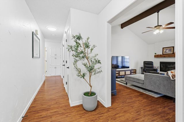 5001 Trails Edge Drive, Arlington, TX 76017