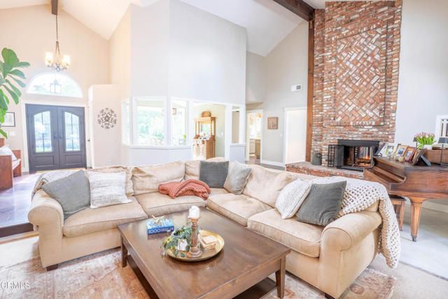 12075 Pradera Road, Camarillo, CA 93012