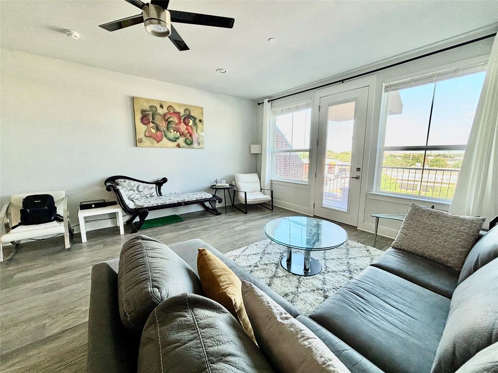 251 S Mill Street 340, Lewisville, TX 75057 — exterior