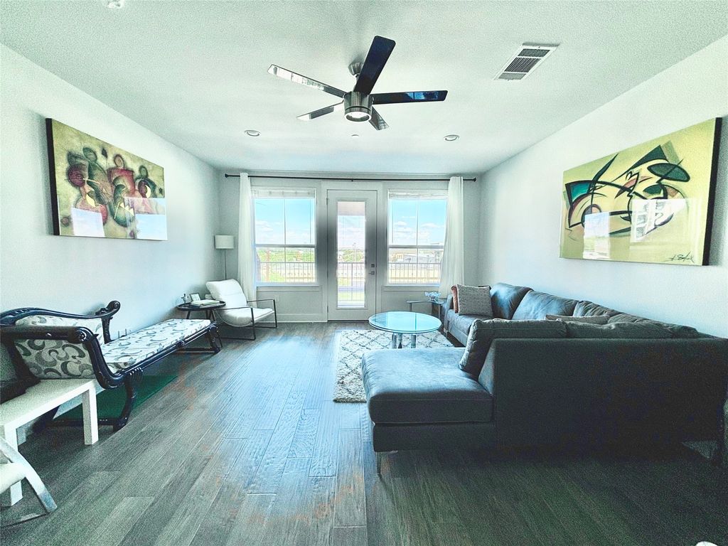 251 S Mill Street 340, Lewisville, TX 75057 — photo 2