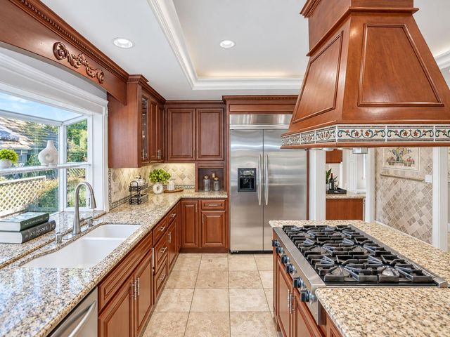 11583 Upland Way, Cupertino, CA 95014