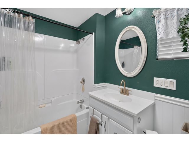 4810 Se 136TH Ave, Portland, OR 97236