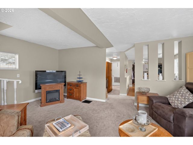4810 Se 136TH Ave, Portland, OR 97236