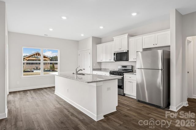 6740 Fairford Drive, Charlotte, NC 28215