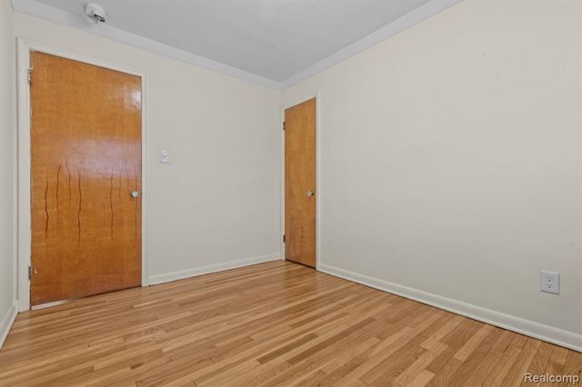 22609 Edgewood Street, Saint Clair Shores, MI 48080