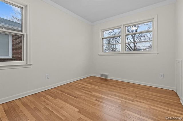 22609 Edgewood Street, Saint Clair Shores, MI 48080