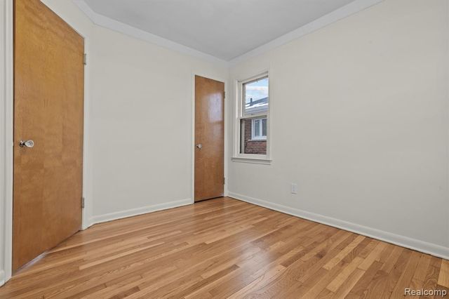 22609 Edgewood Street, Saint Clair Shores, MI 48080