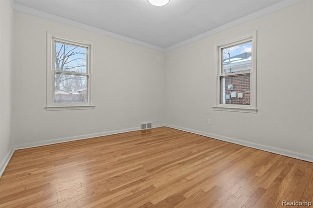 22609 Edgewood Street, Saint Clair Shores, MI 48080