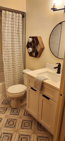 22609 Edgewood Street, Saint Clair Shores, MI 48080