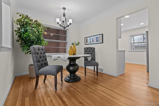 22609 Edgewood Street, Saint Clair Shores, MI 48080