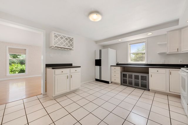 15 Blue Ridge Lane, North Haven, CT 06473