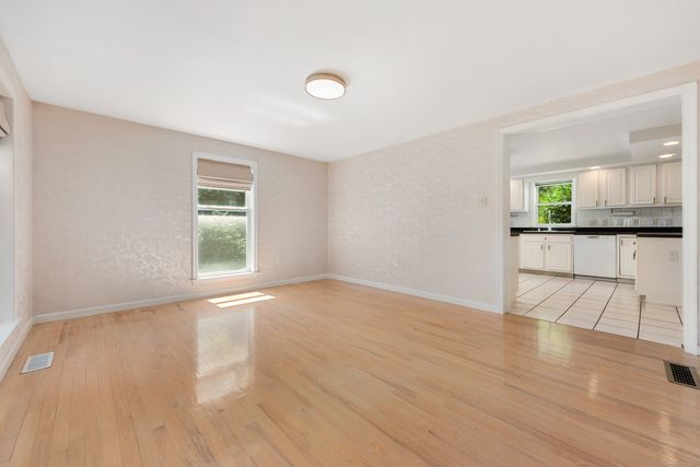 15 Blue Ridge Lane, North Haven, CT 06473