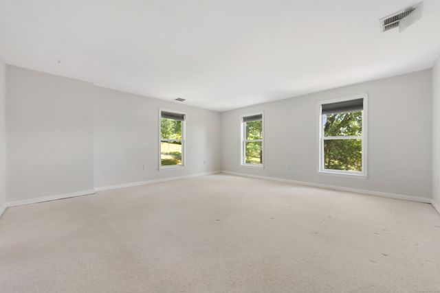 15 Blue Ridge Lane, North Haven, CT 06473