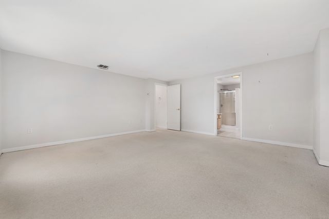 15 Blue Ridge Lane, North Haven, CT 06473