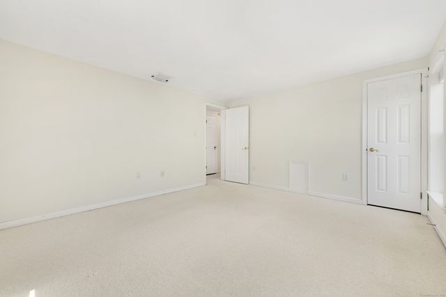 15 Blue Ridge Lane, North Haven, CT 06473