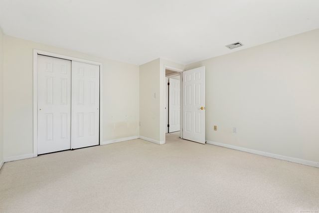 15 Blue Ridge Lane, North Haven, CT 06473