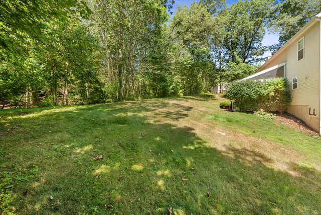 15 Blue Ridge Lane, North Haven, CT 06473
