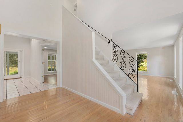 15 Blue Ridge Lane, North Haven, CT 06473