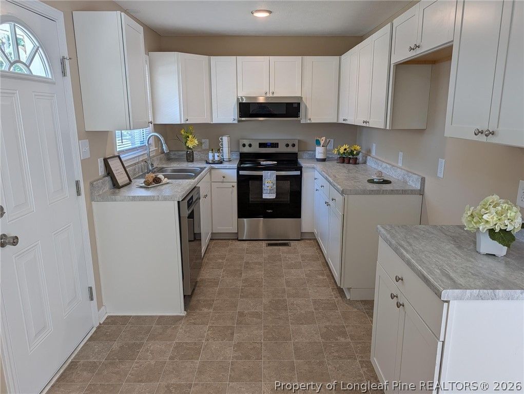 808 Weiss Avenue, Fayetteville, NC 28305 — exterior