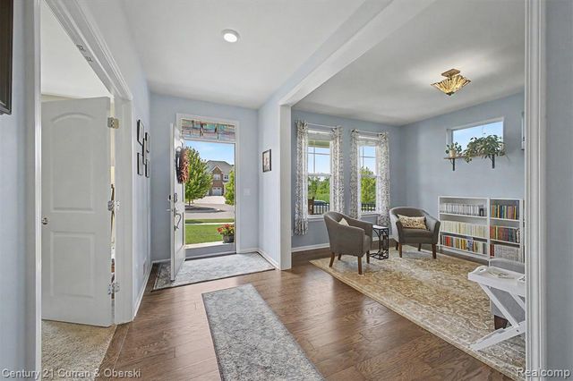 24256 Oak Ridge Boulevard, South Lyon, MI 48178