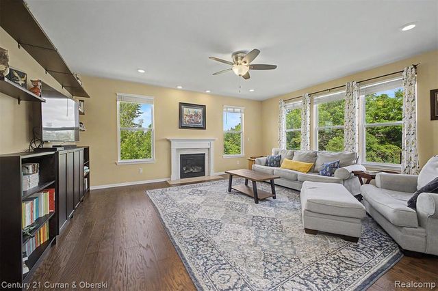 24256 Oak Ridge Boulevard, South Lyon, MI 48178