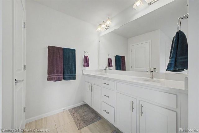 24256 Oak Ridge Boulevard, South Lyon, MI 48178