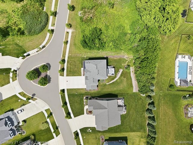 24256 Oak Ridge Boulevard, South Lyon, MI 48178