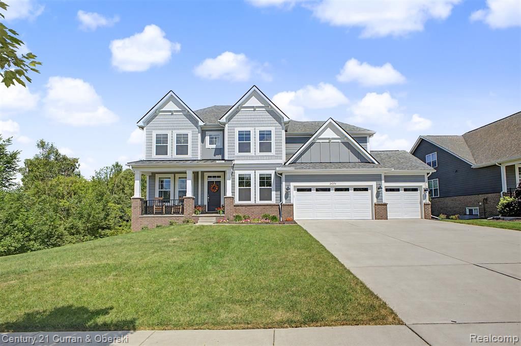 24256 Oak Ridge Boulevard, South Lyon, MI 48178
