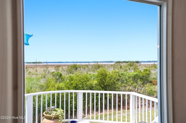 233 River Gate Lane, Wilmington, NC 28412