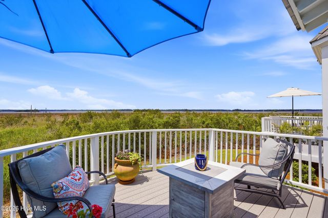233 River Gate Lane, Wilmington, NC 28412