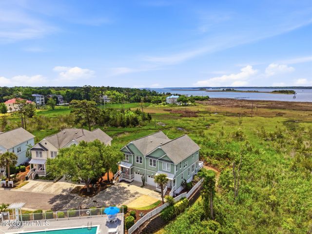 233 River Gate Lane, Wilmington, NC 28412