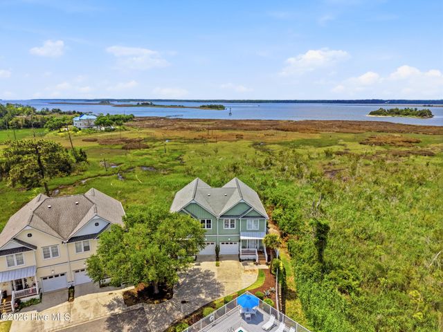 233 River Gate Lane, Wilmington, NC 28412