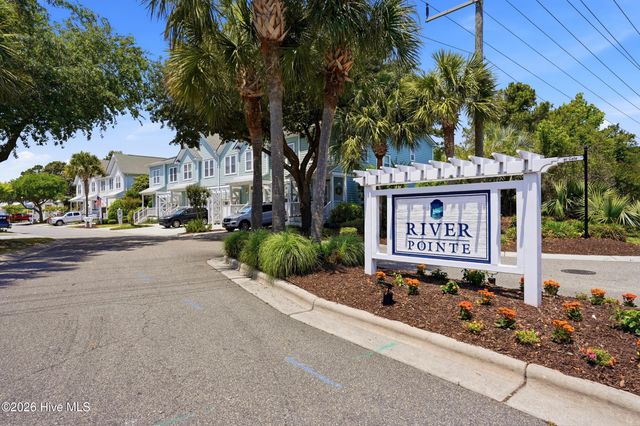 233 River Gate Lane, Wilmington, NC 28412