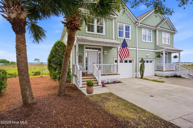 233 River Gate Lane, Wilmington, NC 28412