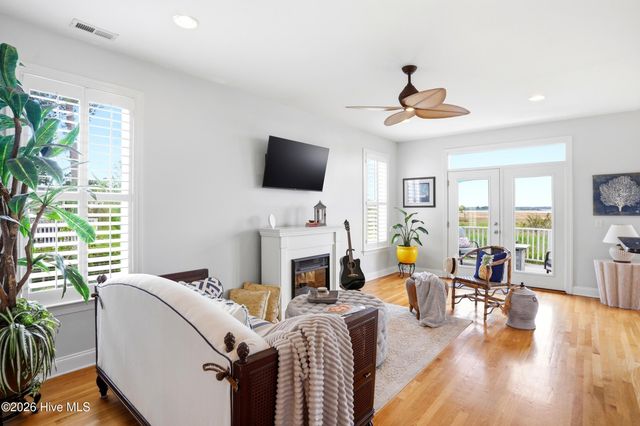 233 River Gate Lane, Wilmington, NC 28412