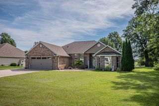 828 MCKINSEY PL, Moberly, MO 65270