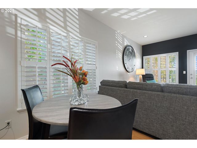 639 1ST St, Lake Oswego, OR 97034