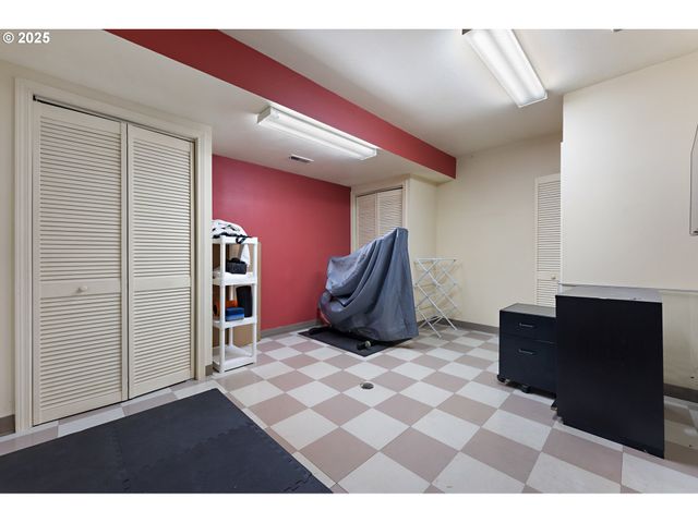 639 1ST St, Lake Oswego, OR 97034