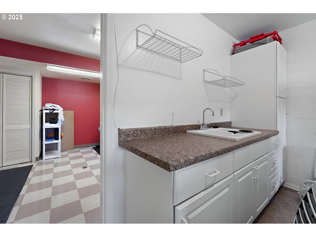 639 1ST St, Lake Oswego, OR 97034