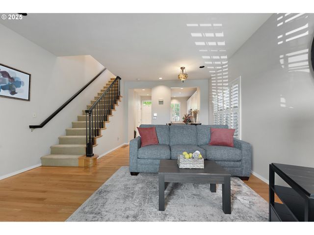 639 1ST St, Lake Oswego, OR 97034